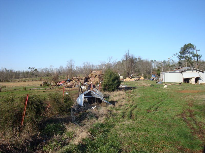 morejunkhaybarnandlowerbarn.jpg